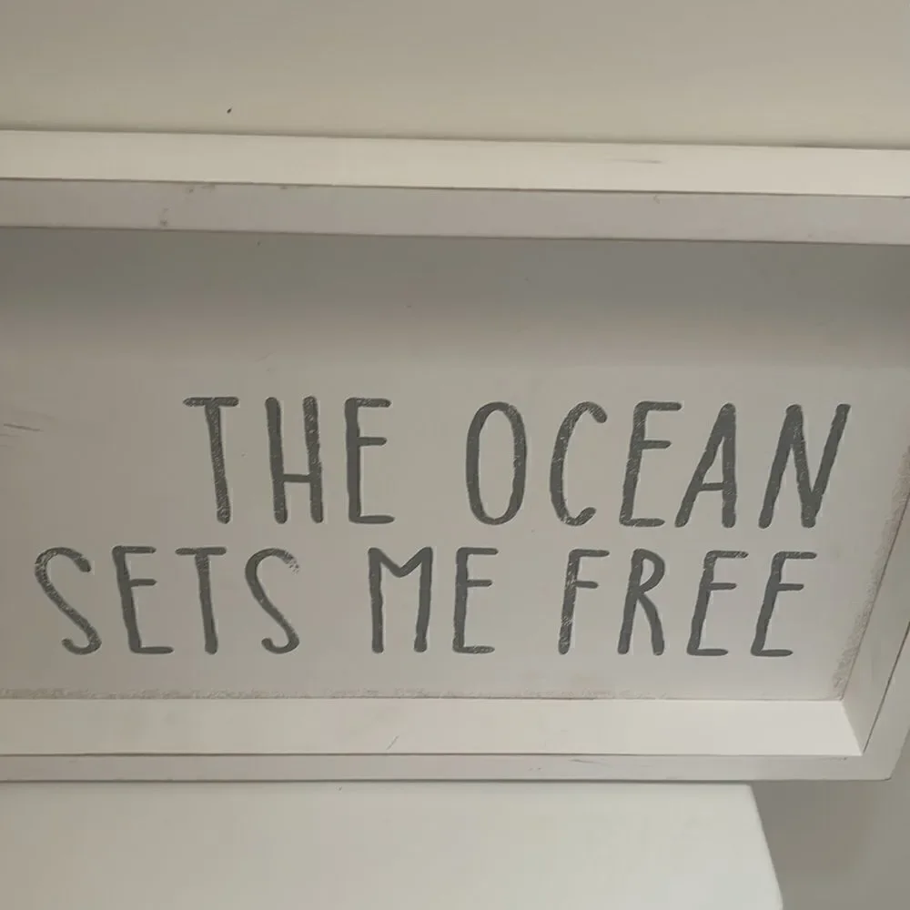The Ocean Sets Me Free wall decor / brand new with sticker. Quill to Paper.